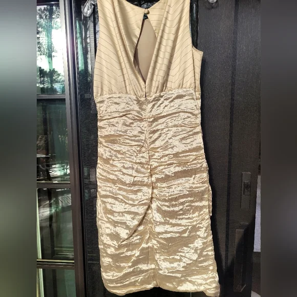 Couture Cocktail dress by Nicole Miller, gold lame, size 12. - Picture 3 of 6